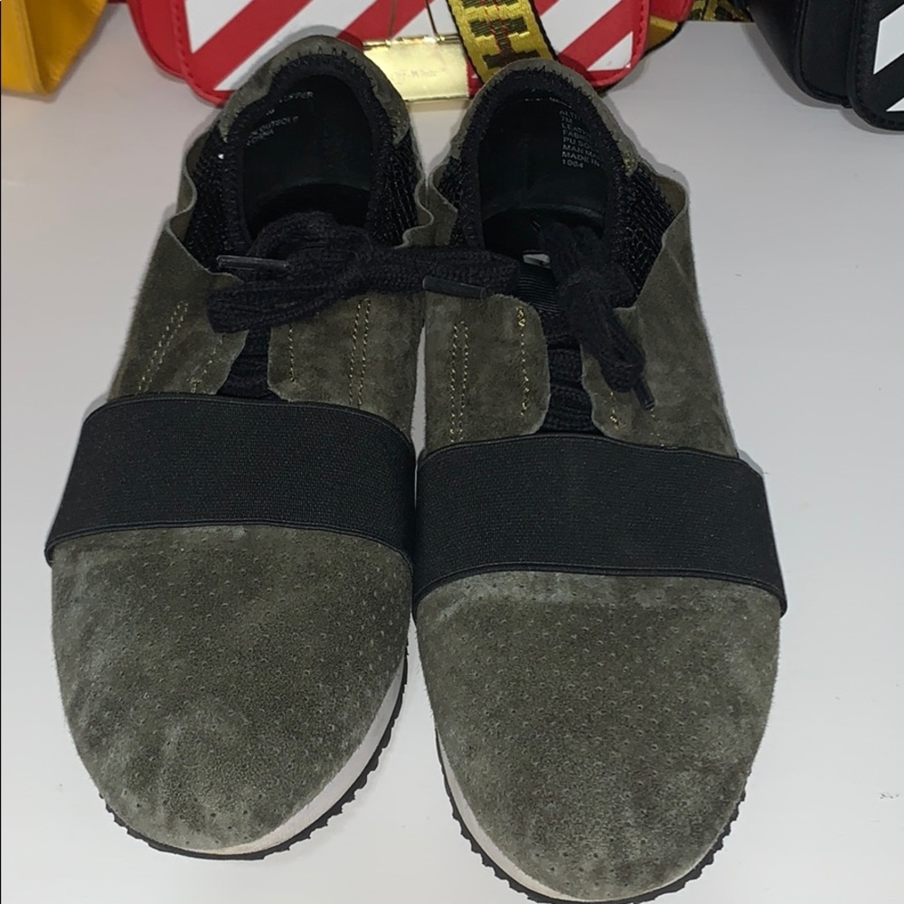 Steve Madden Suede Runners